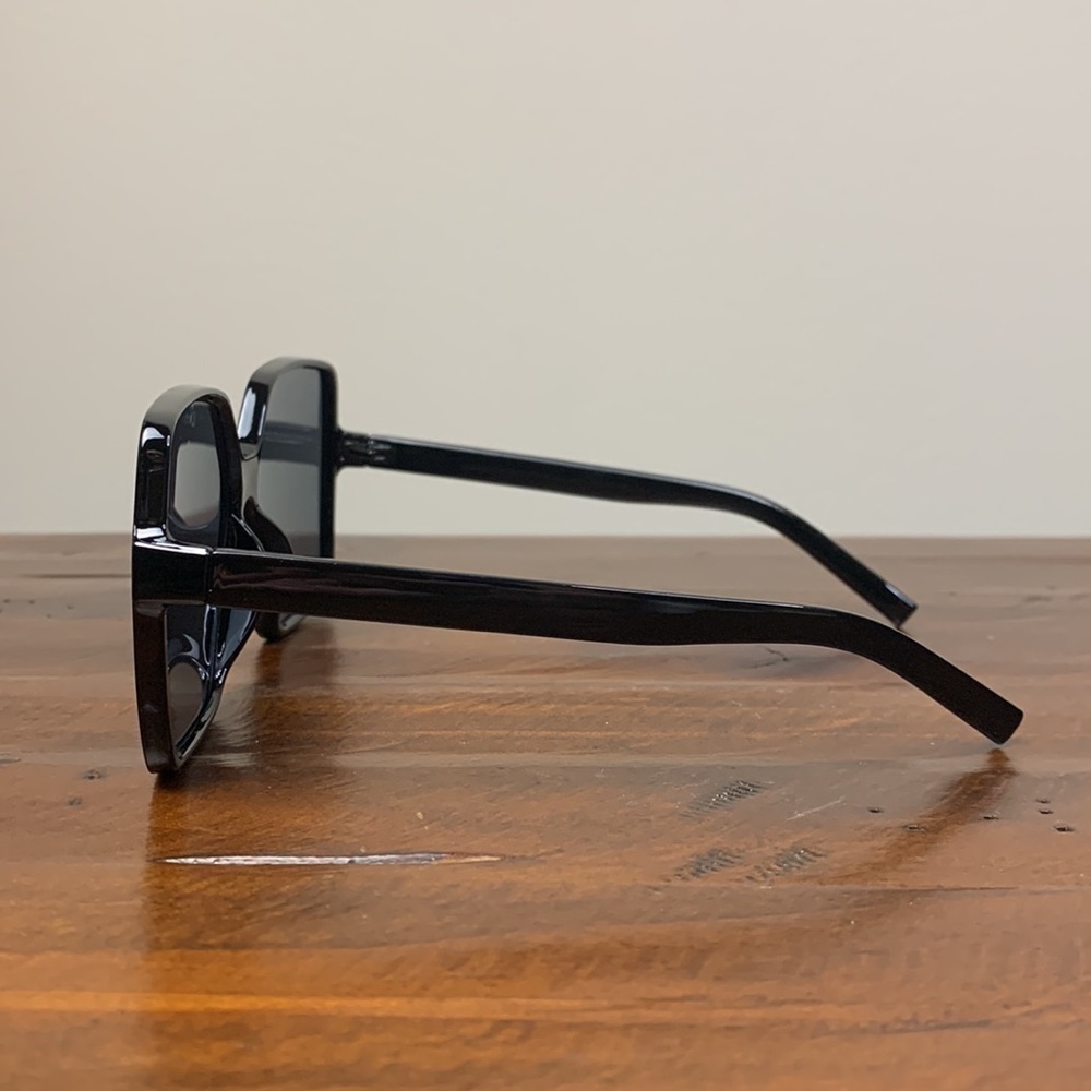 Black Luxury Oversized Square Shape Sunglasses - Picture 9 of 12